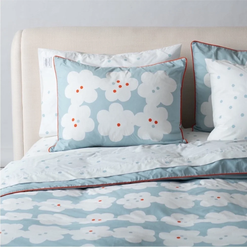 Schoolhouse Paper Flowers F/Q Duvet and Pillow Shams